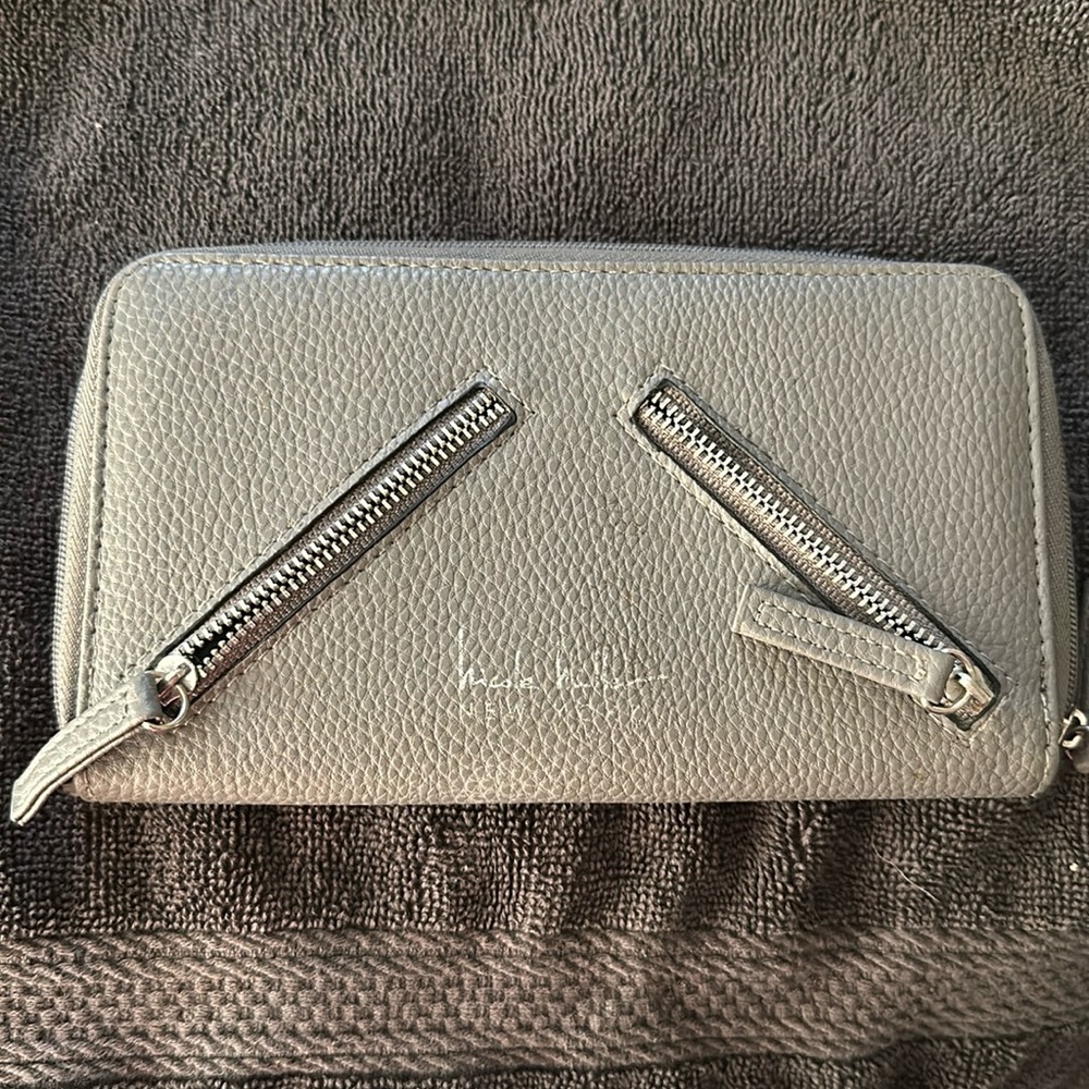 Nicole miller wallet